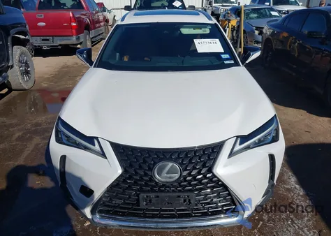 2019 Lexus Ux 200 z USA, uszkodzony, nr VIN JTHY3JBH3K2012961
